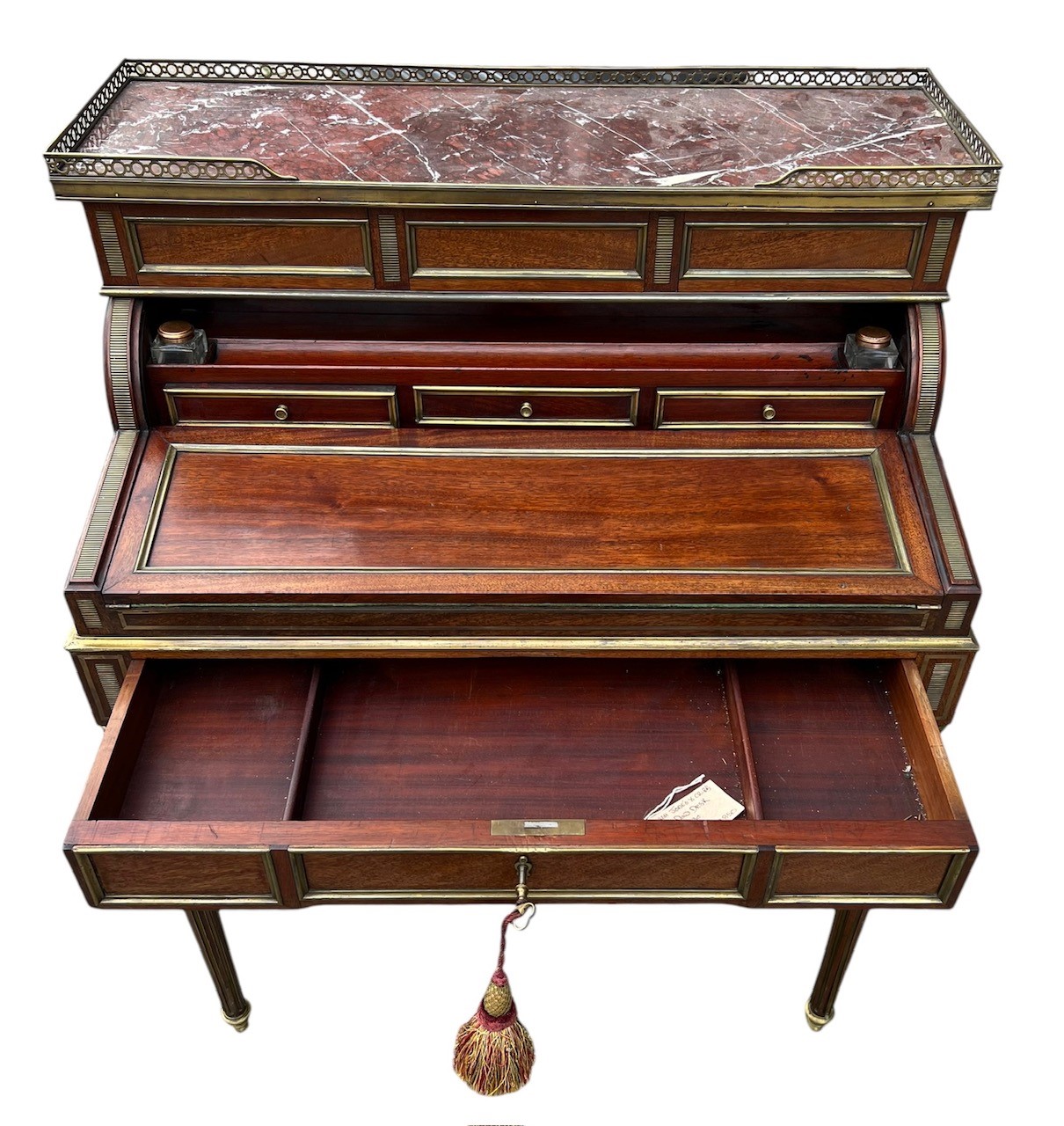 A 19TH CENTURY FRENCH LADIES’ MAHOGANY AND GILT METAL MOUNTED WRITING BUREAU DESK Having a - Image 5 of 9