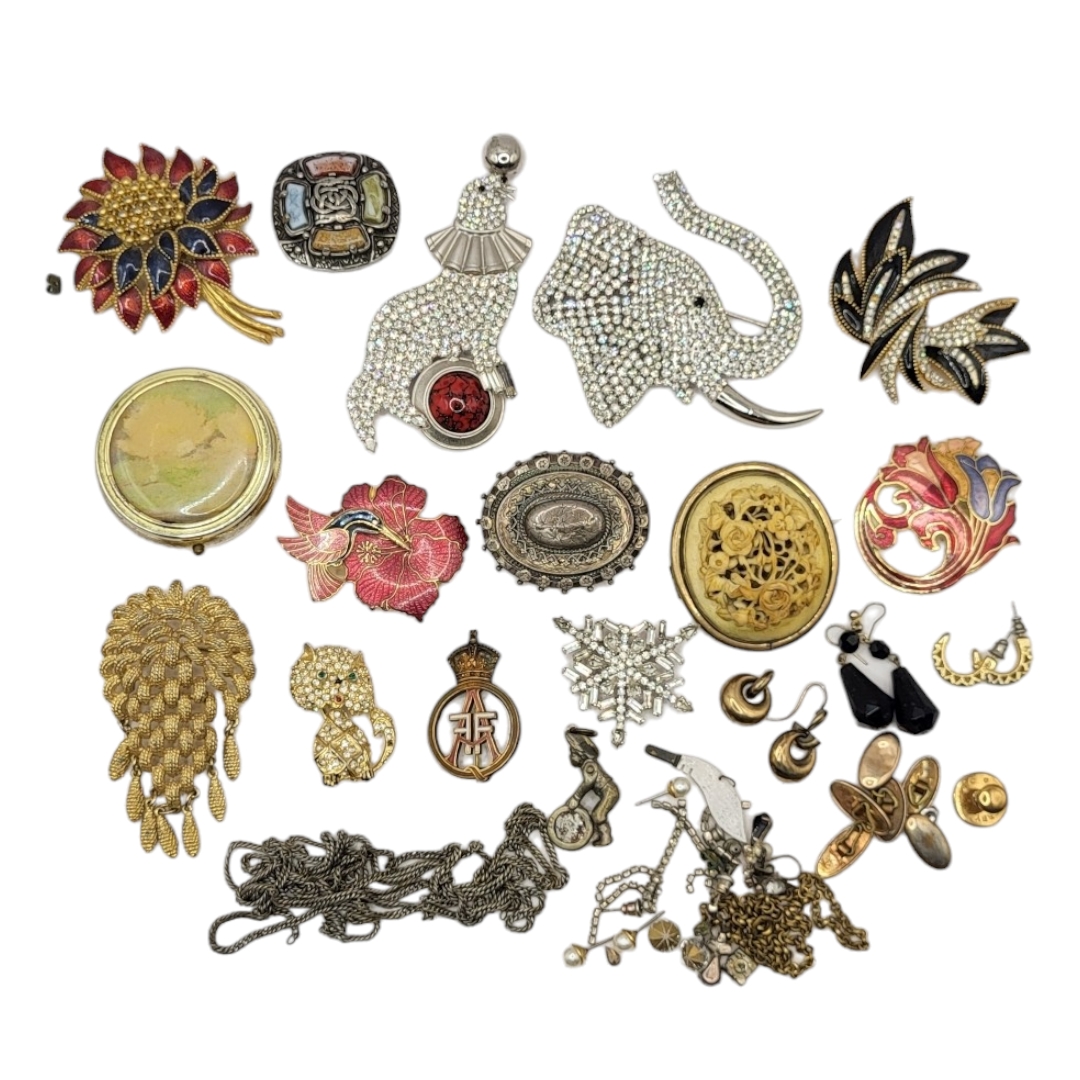 A VICTORIAN SILVER BROOCH, HALLMARKED BIRMINGHAM, TOGETHER WITH A COLLECTION OF BUTLER AND WILSON