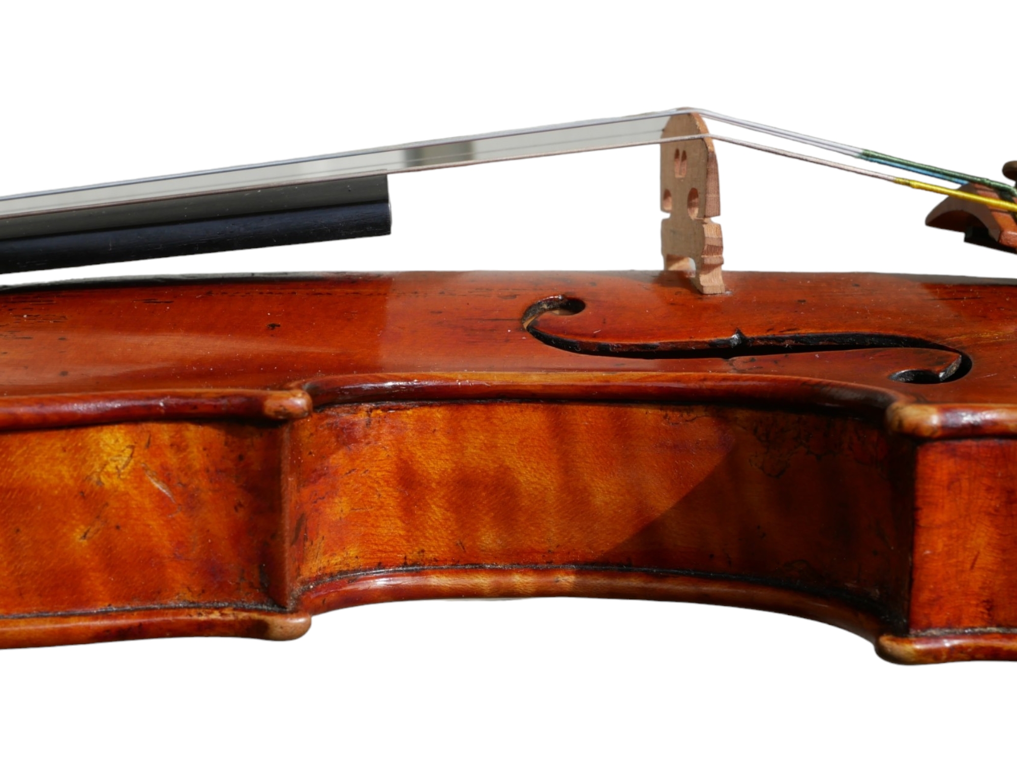 AN EARLY MID 19TH CENTURY FRENCH VIOLIN Indecipherable internal label, colour, orange oily, one - Bild 36 aus 46