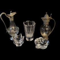 A 20TH CENTURY FRENCH SILVER PLATE AND GLASS CLARET JUG Marked ‘Etain’, on clear glass base,