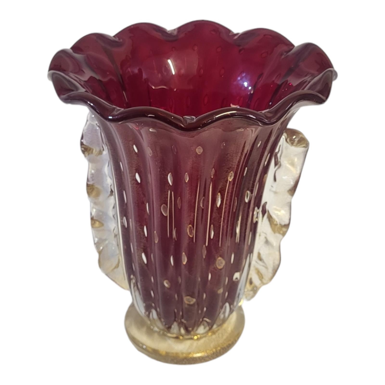 A MID 20TH CENTURY ITALIAN MURANO HAND BLOWN CAMPANA FORM ART GLASS VASE The body applied with - Image 3 of 7