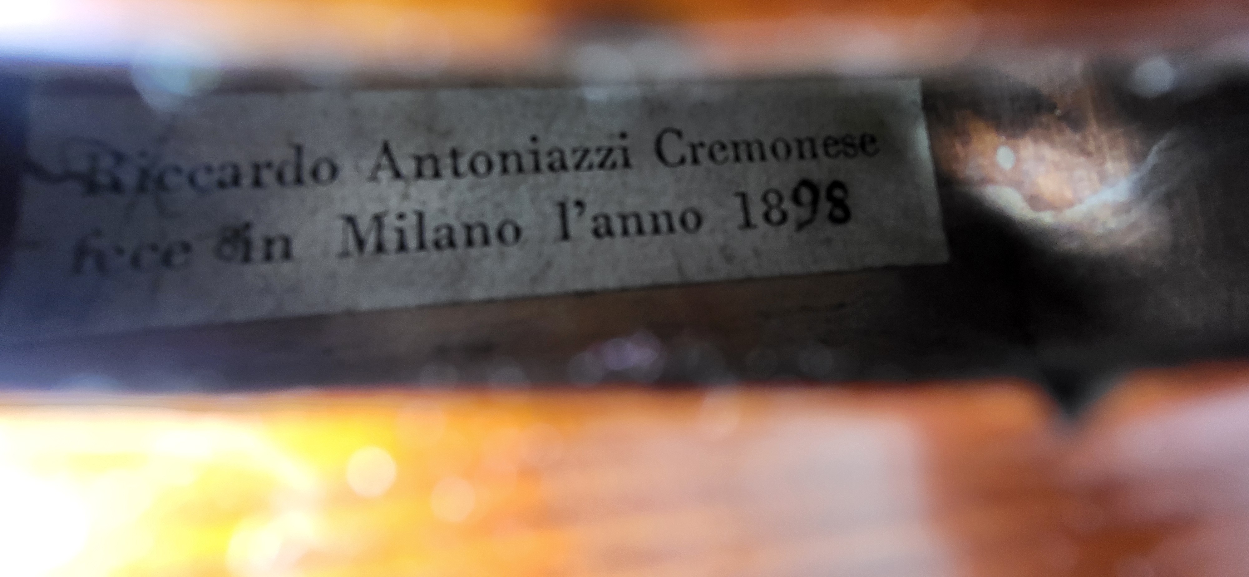 A RARE RICCARDO ANTONIAZZI CREMONESE FECE IN MILANO L’ANNO 1898 VIOLIN Internal Label, colour dark - Image 19 of 20