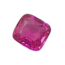 A LOOSE 6CT RECTANGULAR FACETED CUT RUBY GEMSTONE. (approx 1.1cm x 1cm x 6cm) Condition: slight