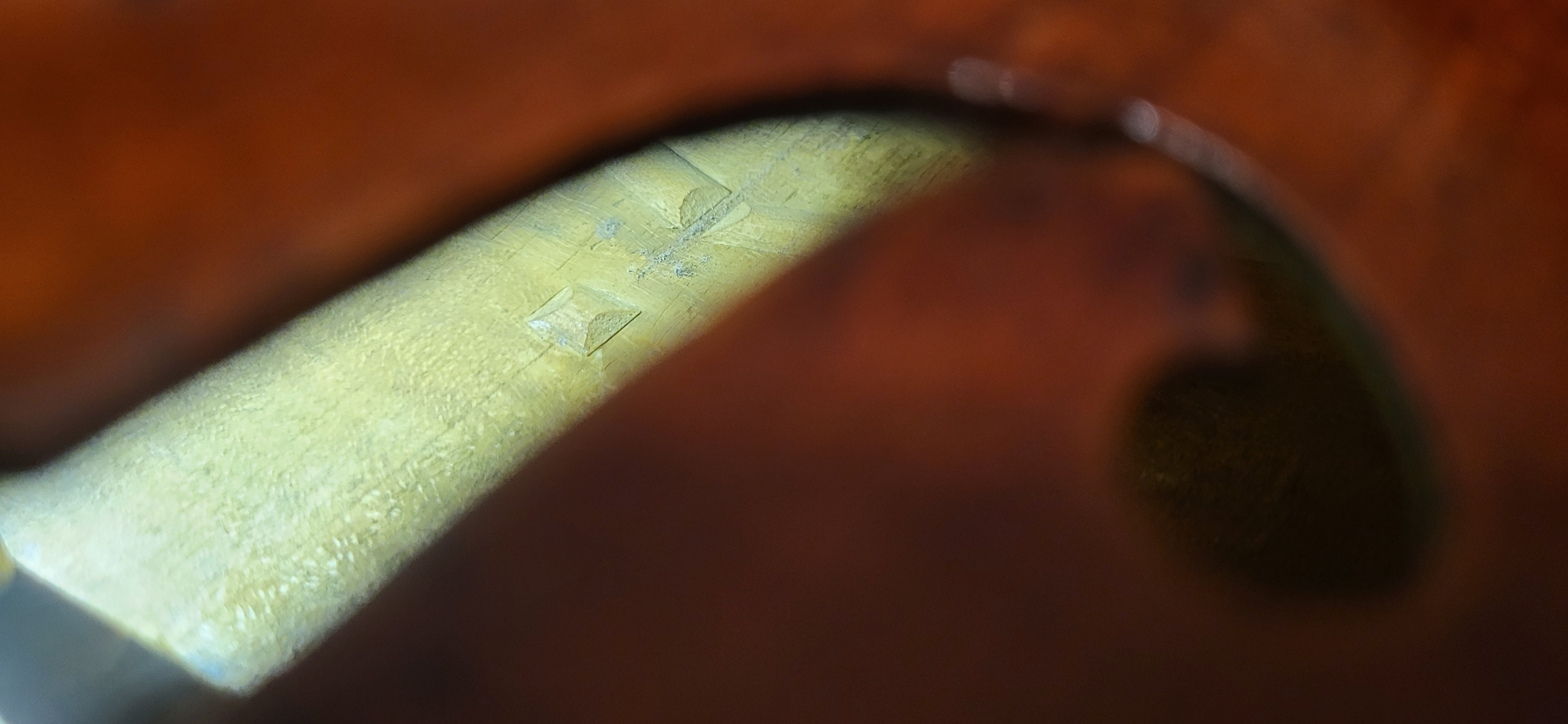 AN EARLY MID 19TH CENTURY FRENCH VIOLIN Indecipherable internal label, colour, orange oily, one - Bild 41 aus 46