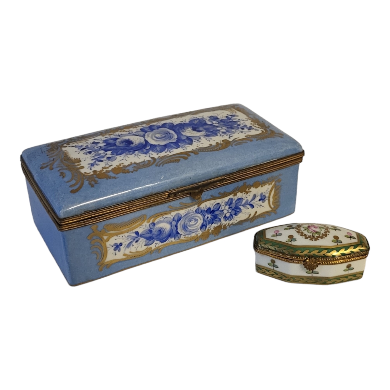 A 19TH CENTURY SEVRES STYLE HARD PASTE PORCELAIN CASKET AND COVER The exterior monochrome richly