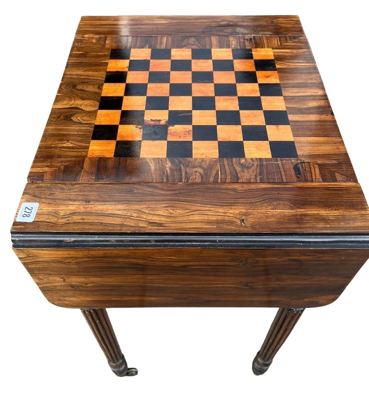 MANNER OF GILLOWS, AN EARLY 19TH CENTURY DROP FLAP GONCALO ALVES CHESS GAME TABLE The sliding - Bild 5 aus 10