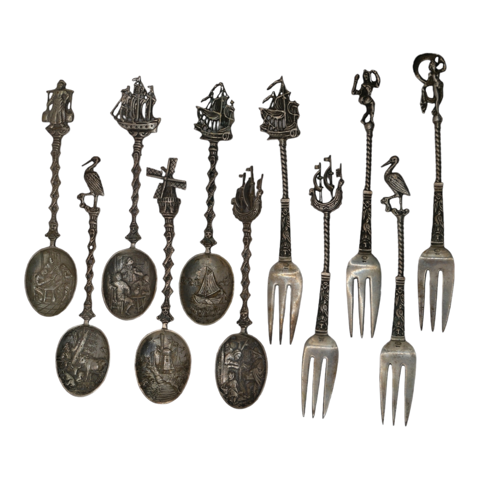 A 20TH CENTURY DUTCH SILVER FORKS AND SPOONS Comprising five forks and six spoons, each having - Image 2 of 3
