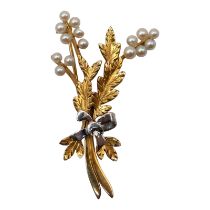 SAUNDERS AND SHEPHERD, A MID 20TH CENTURY 9CT GOLD AND PEARL BROOCH IN THE FORM OF A WHEATSHEAF