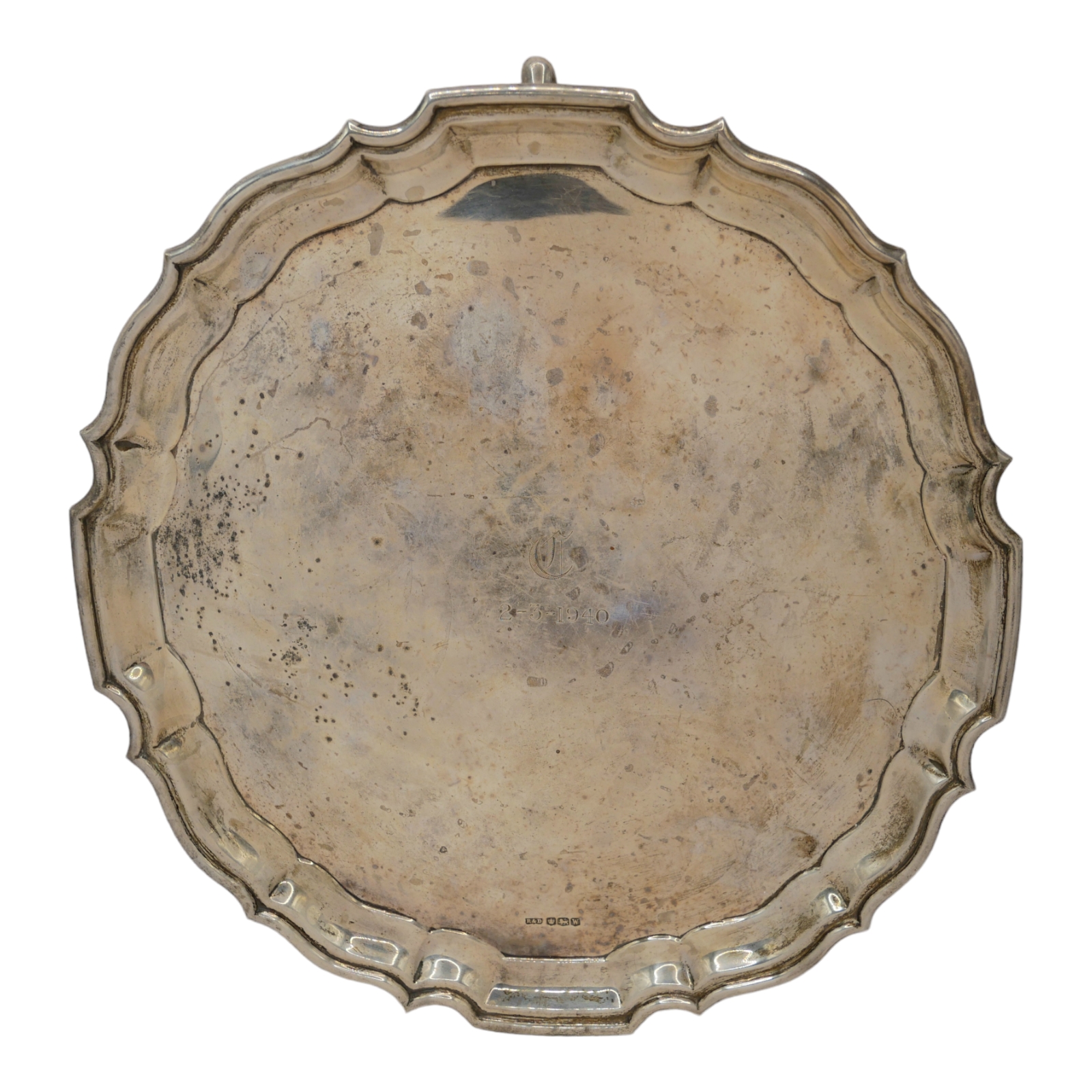 ROBERTS & DORE LTD, A LATE ART DECO PERIOD SILVER SALVER Hallmarked Sheffield, 1939, having