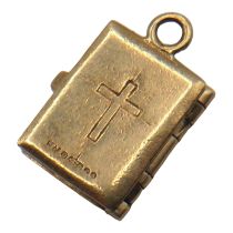 A VINTAGE 9CT GOLD HOLY BIBLE BOOK CHARM Having engraved pages reading The Lord’s Prayer. (16mm x