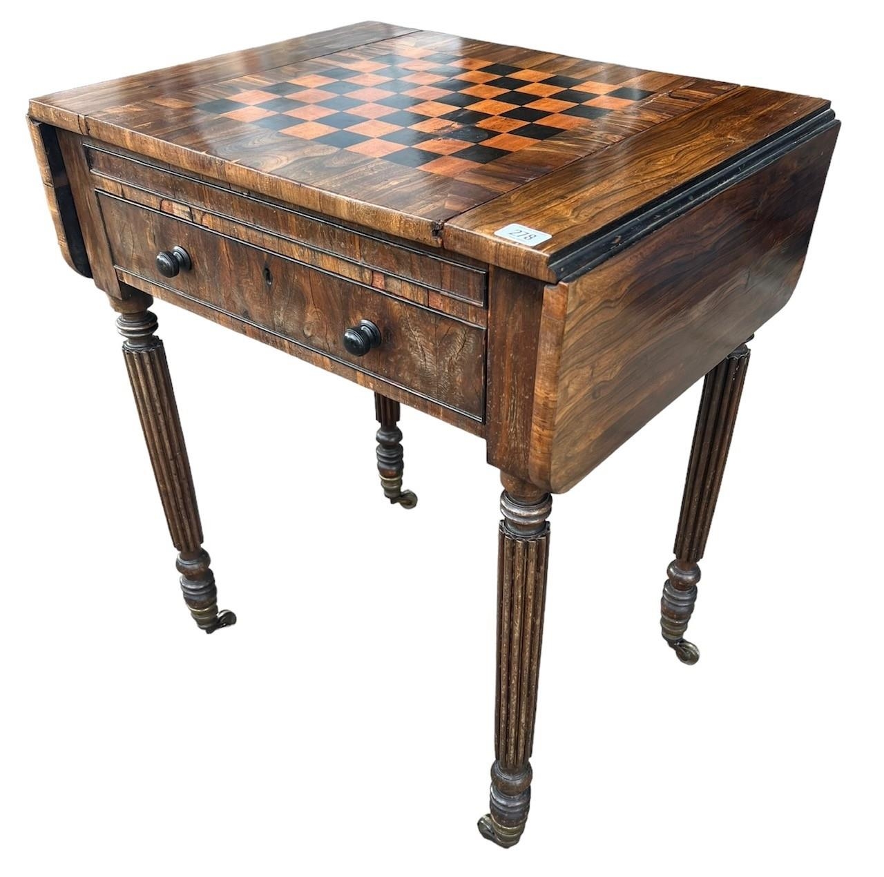 MANNER OF GILLOWS, AN EARLY 19TH CENTURY DROP FLAP GONCALO ALVES CHESS GAME TABLE The sliding - Bild 2 aus 10