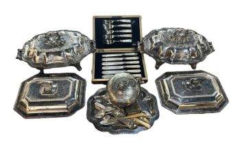 A COLLECTION OF VICTORIAN & LATER SILVER PLATED ITEMS, TO INCLUDE ENTREE SERVERS, MOTHER OF PEARL