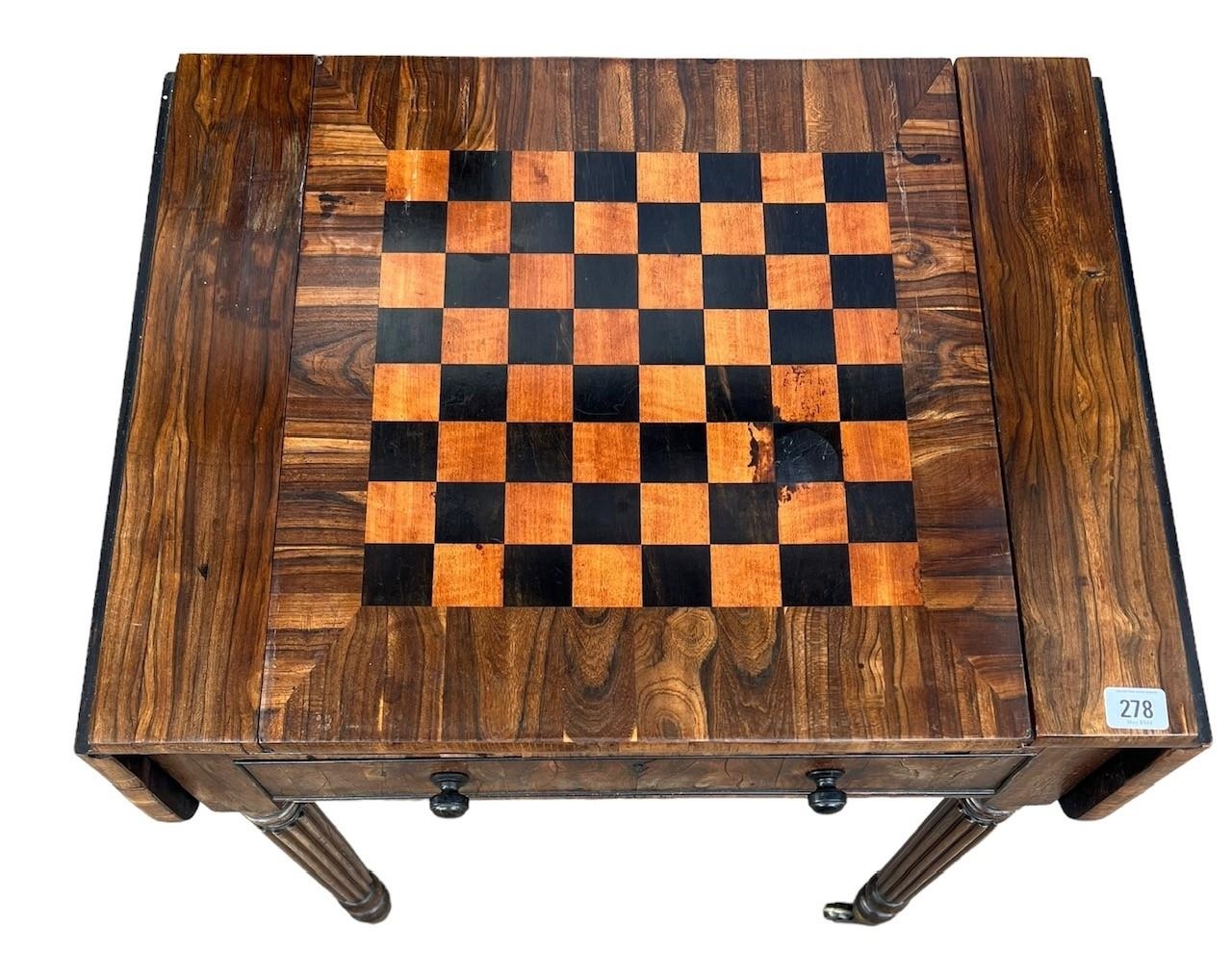 MANNER OF GILLOWS, AN EARLY 19TH CENTURY DROP FLAP GONCALO ALVES CHESS GAME TABLE The sliding - Bild 4 aus 10