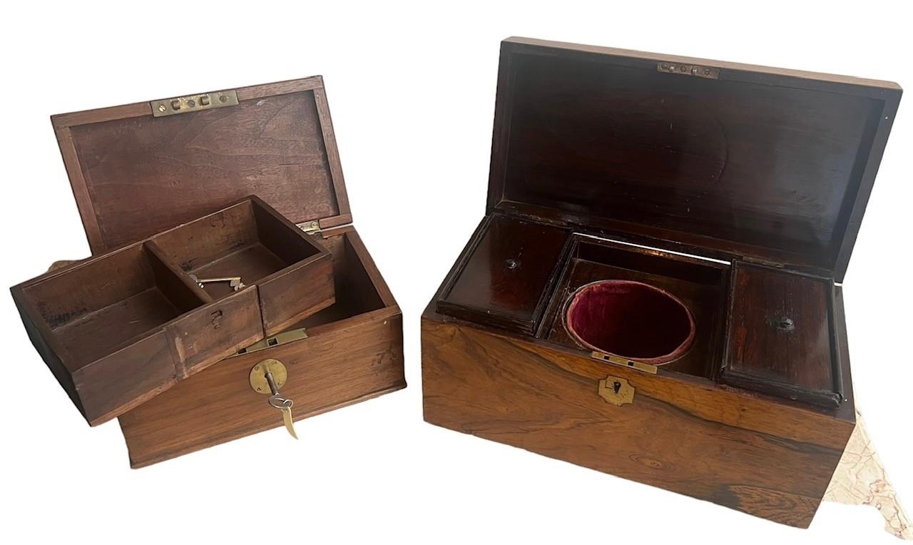 AN EARLY 19TH CENTURY REGENCY ROSEWOOD TEA CADDY The hinged lid opening to reveal fitted interior,
