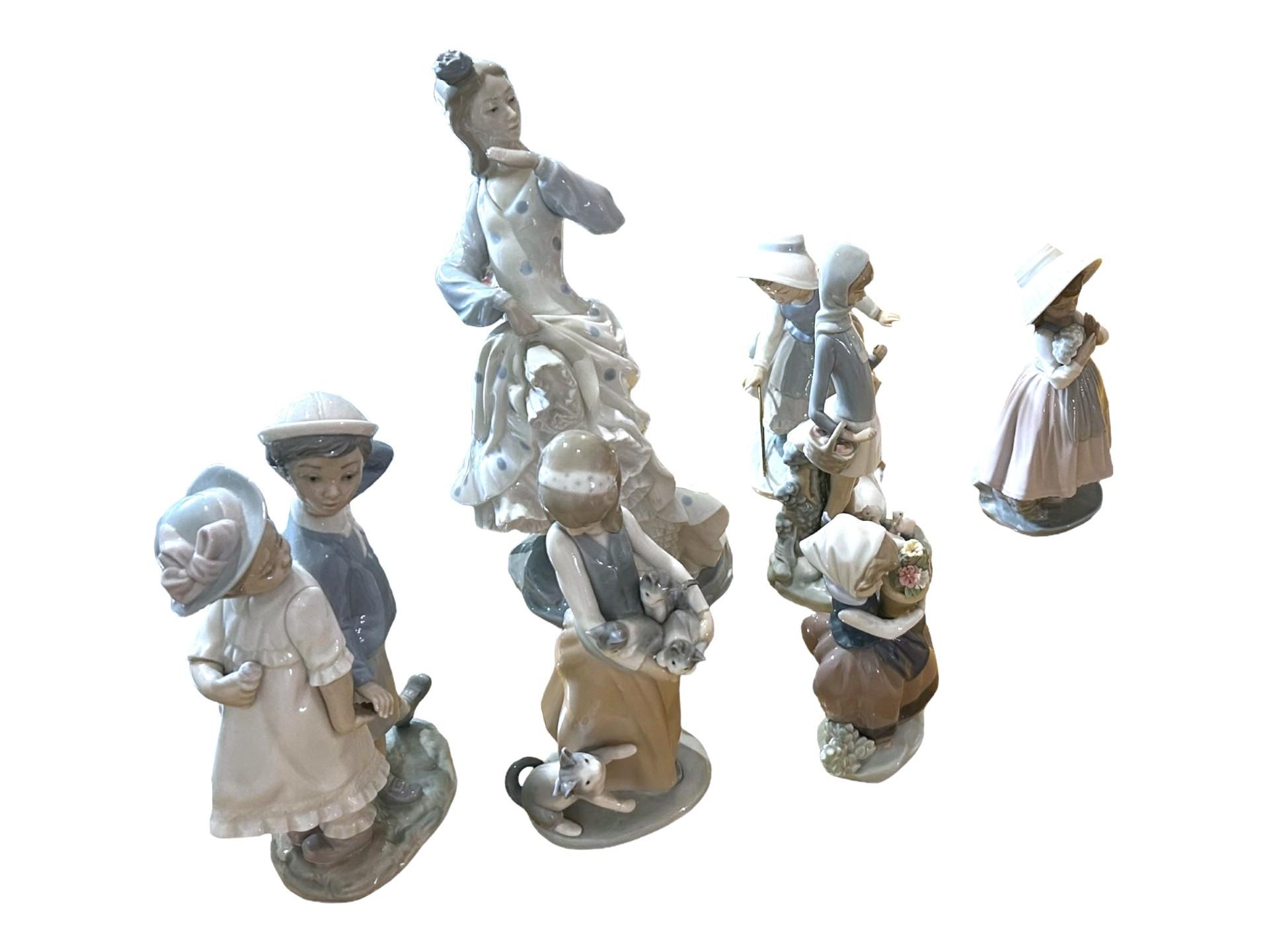 A COLLECTION OF SEVEN LLADRO AND NAO PORCELAIN FIGURES. (largest h 35cm) - Image 3 of 4