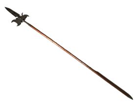 A LARGE 20TH CENTURY (POSSIBLY EARLIER FRENCH STYLE) HALBERD POLEARM. (length 235cm)