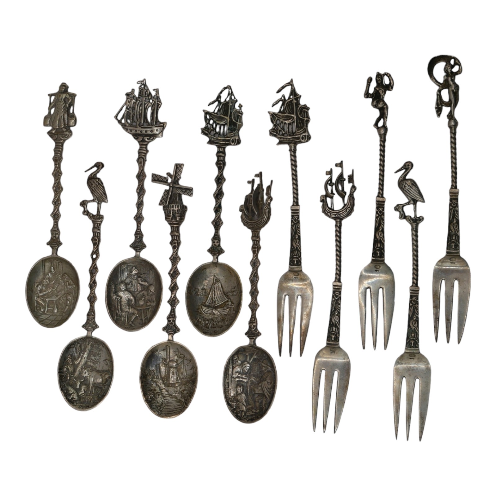 A 20TH CENTURY DUTCH SILVER FORKS AND SPOONS Comprising five forks and six spoons, each having - Image 3 of 3
