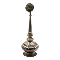 A LATE 19TH/EARLY 20TH CENTURY MUGHAL STYLE INDIAN SILVER GULAB PASH/ROSE WATER SPRINKLER Having