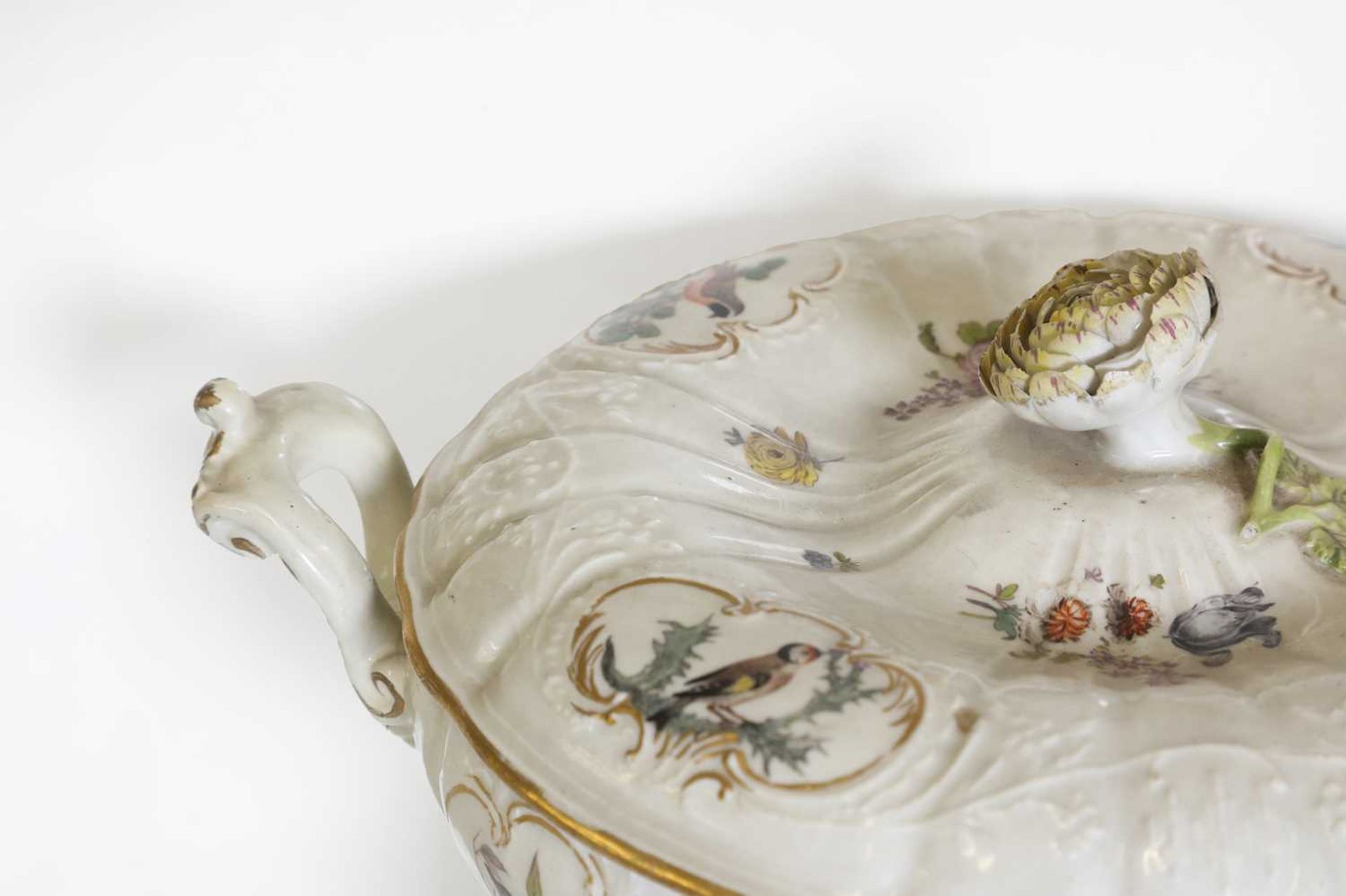 A porcelain tureen, - Image 7 of 12