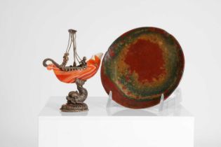 A metal-mounted agate boat,