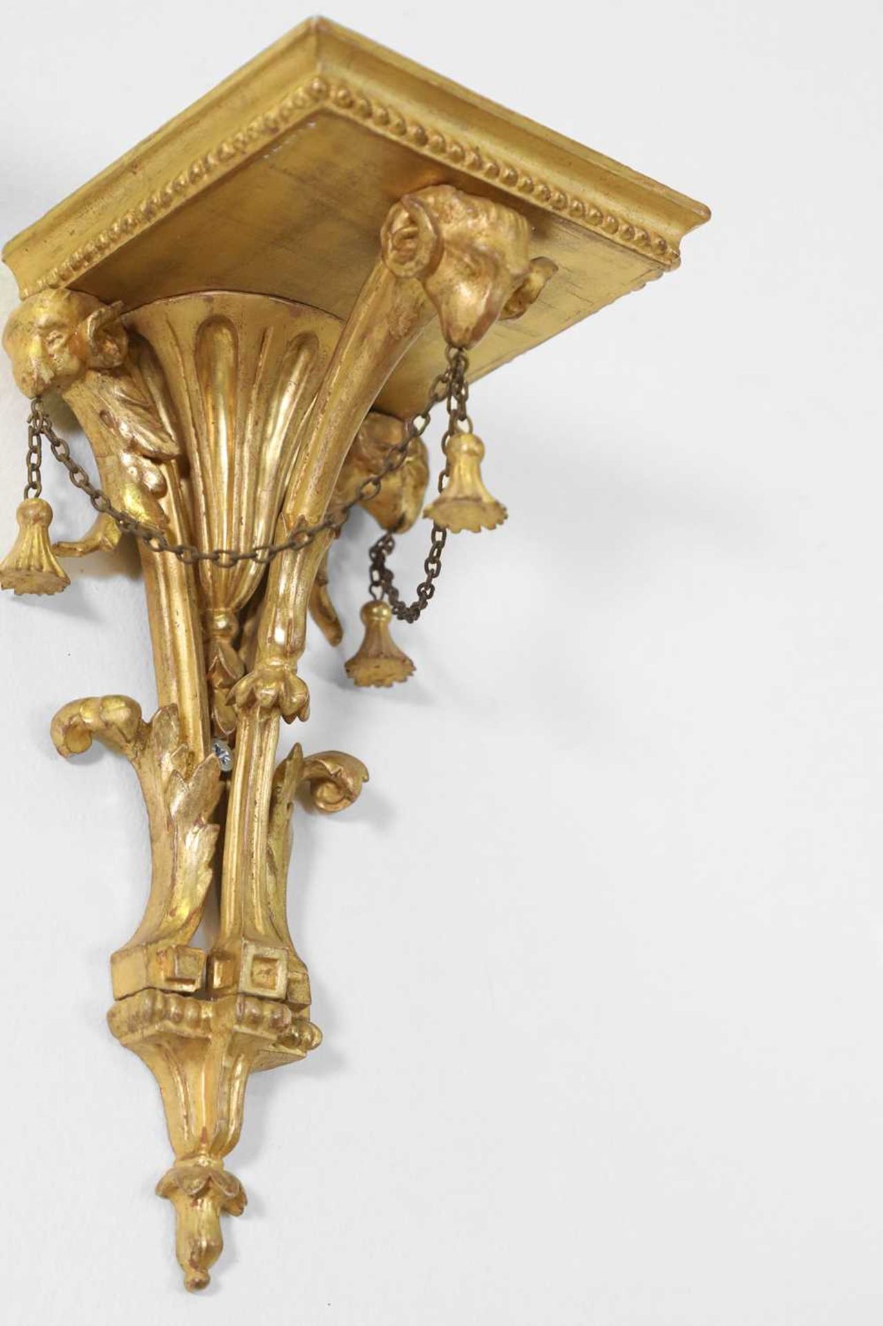 A pair of George III-style giltwood wall brackets, - Image 5 of 6