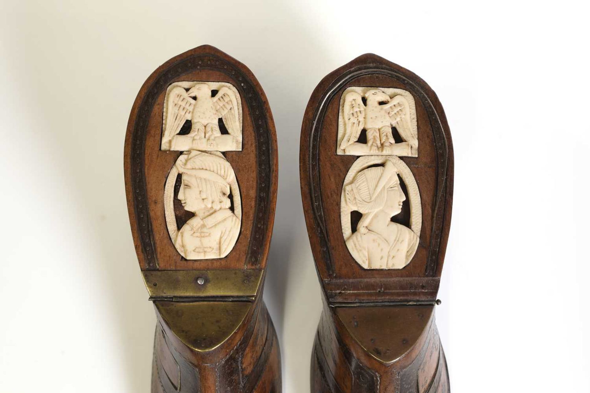 A pair of treen snuff shoes, - Image 9 of 10