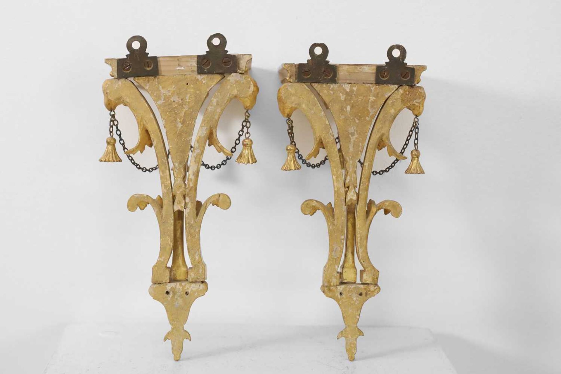 A pair of George III-style giltwood wall brackets, - Image 2 of 6