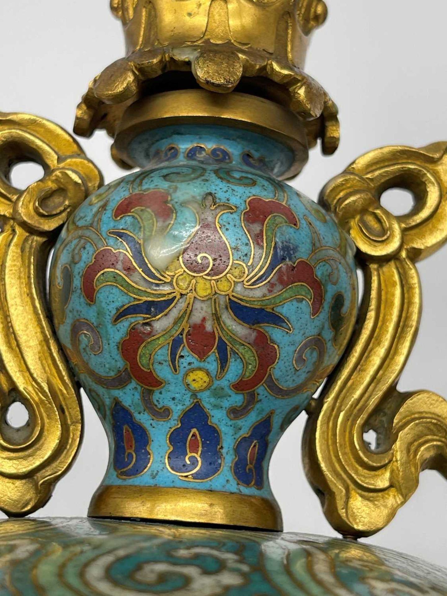 A pair of gilt-metal-mounted cloisonné candlesticks, - Image 17 of 29