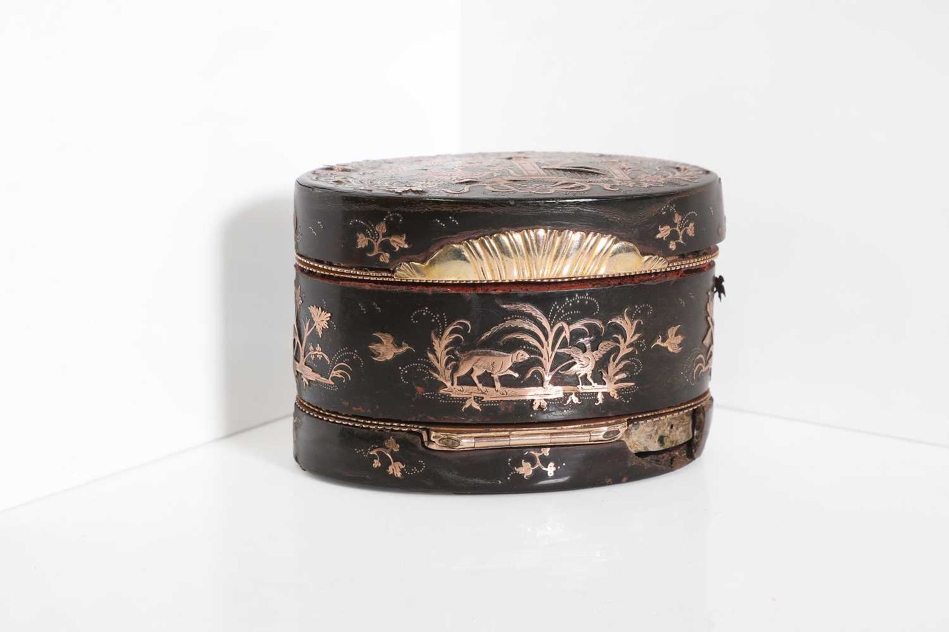 A tortoiseshell and 9ct gold inlaid box, - Image 9 of 33