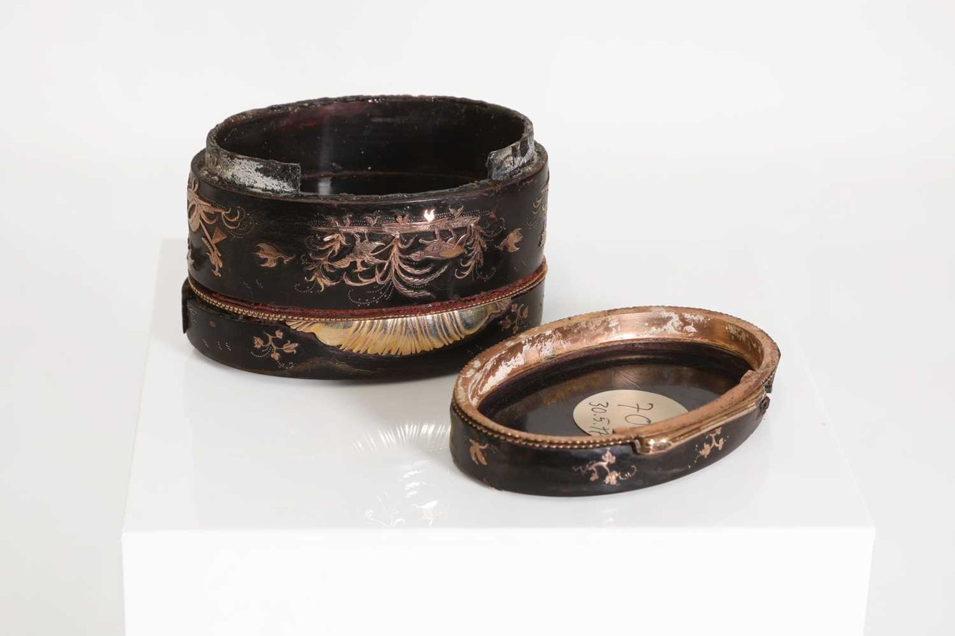 A tortoiseshell and 9ct gold inlaid box, - Image 15 of 33