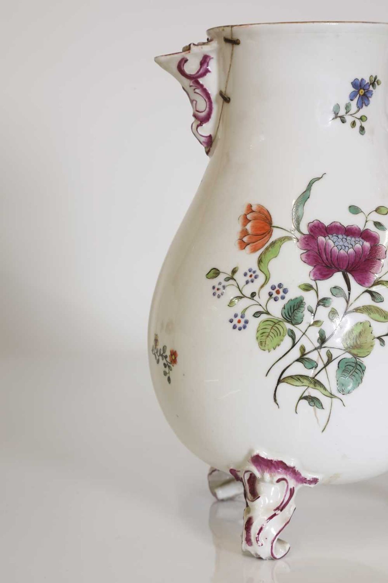 A porcelain tureen, - Image 5 of 12