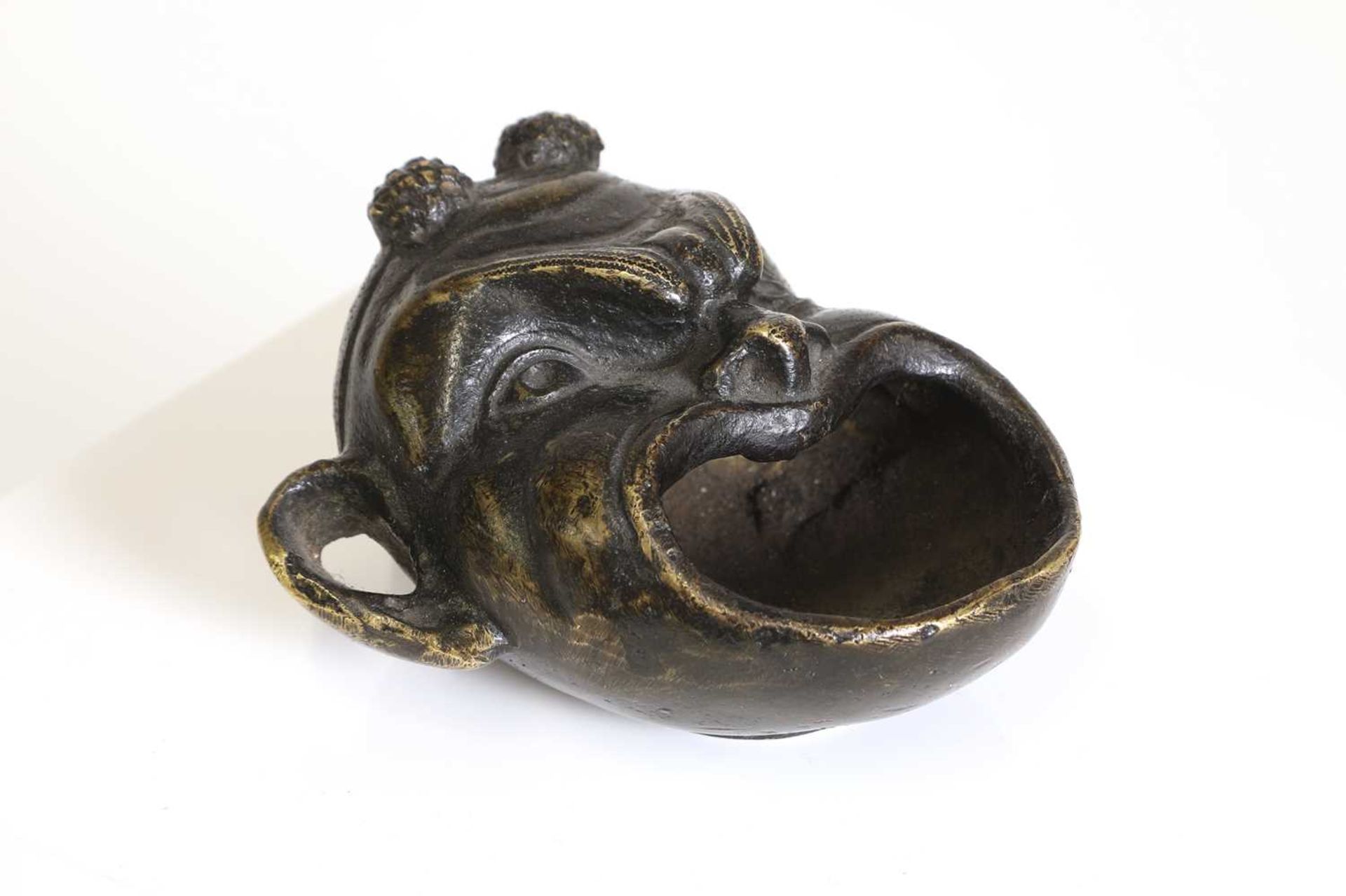 A patinated bronze oil lamp, - Image 2 of 5