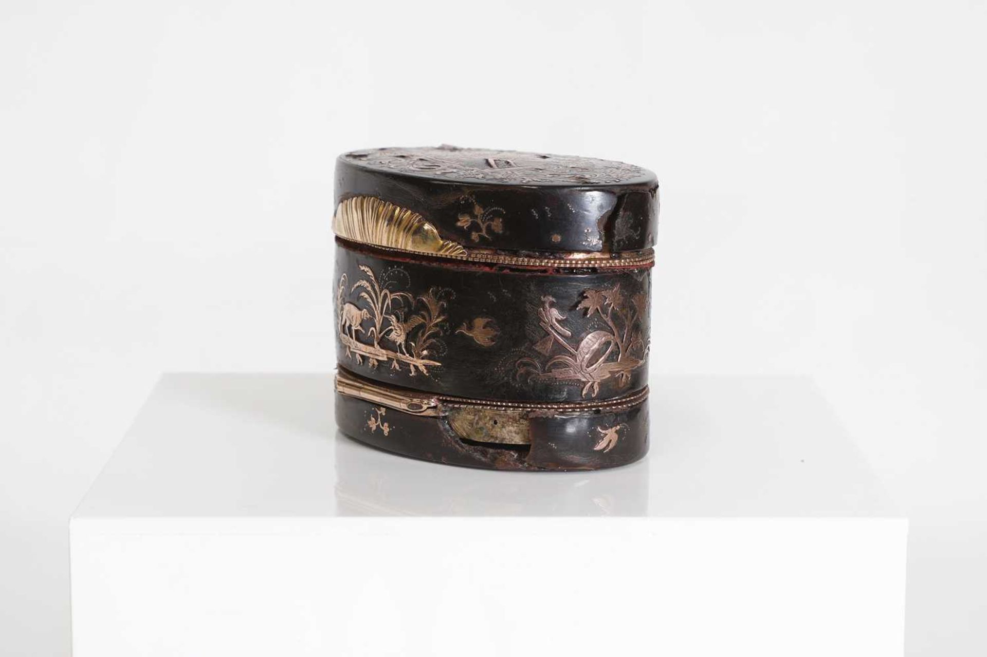 A tortoiseshell and 9ct gold inlaid box, - Image 10 of 33