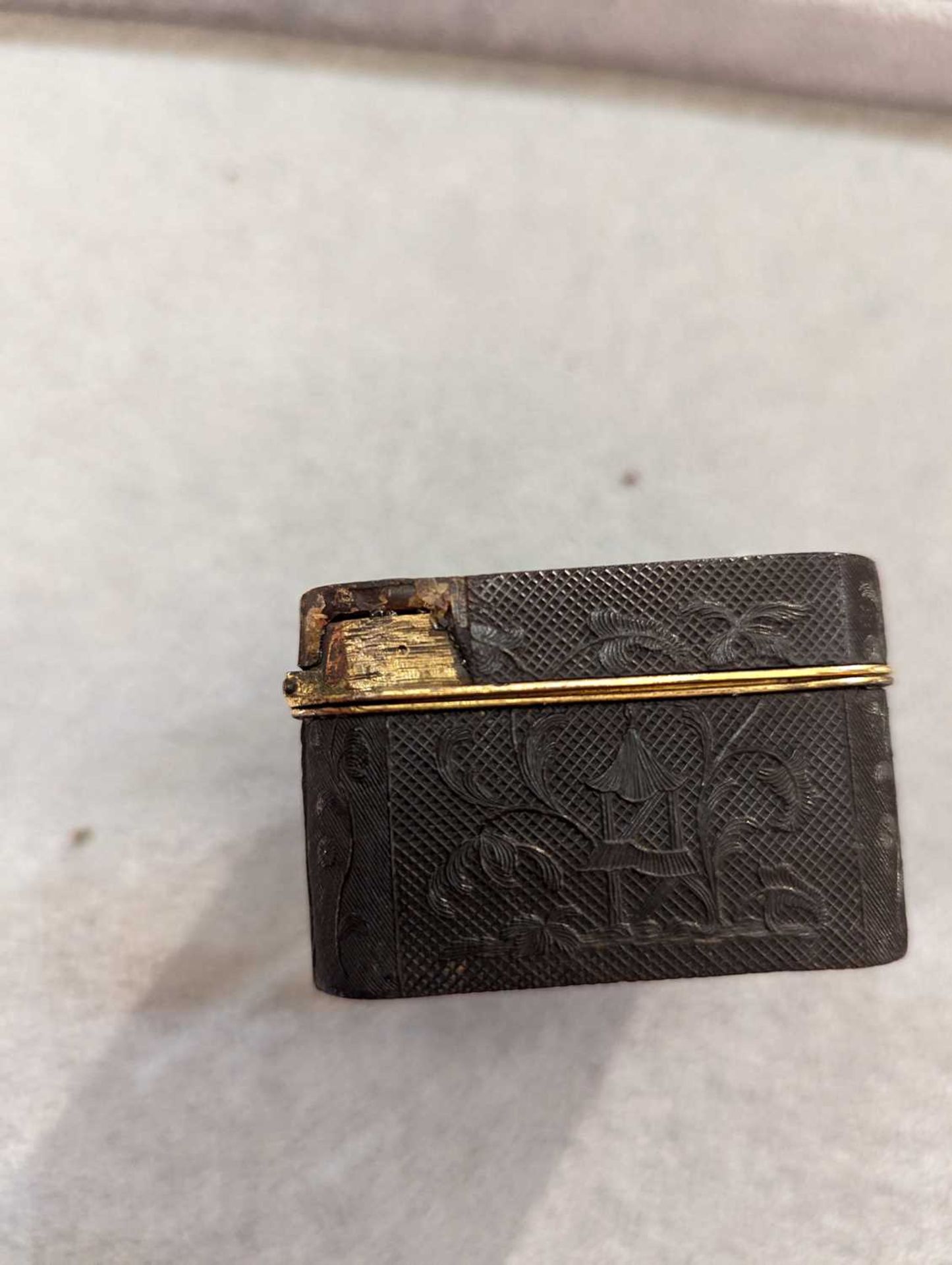 A tortoiseshell and 9ct gold inlaid box, - Image 25 of 33