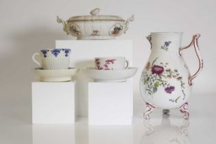 A porcelain tureen,