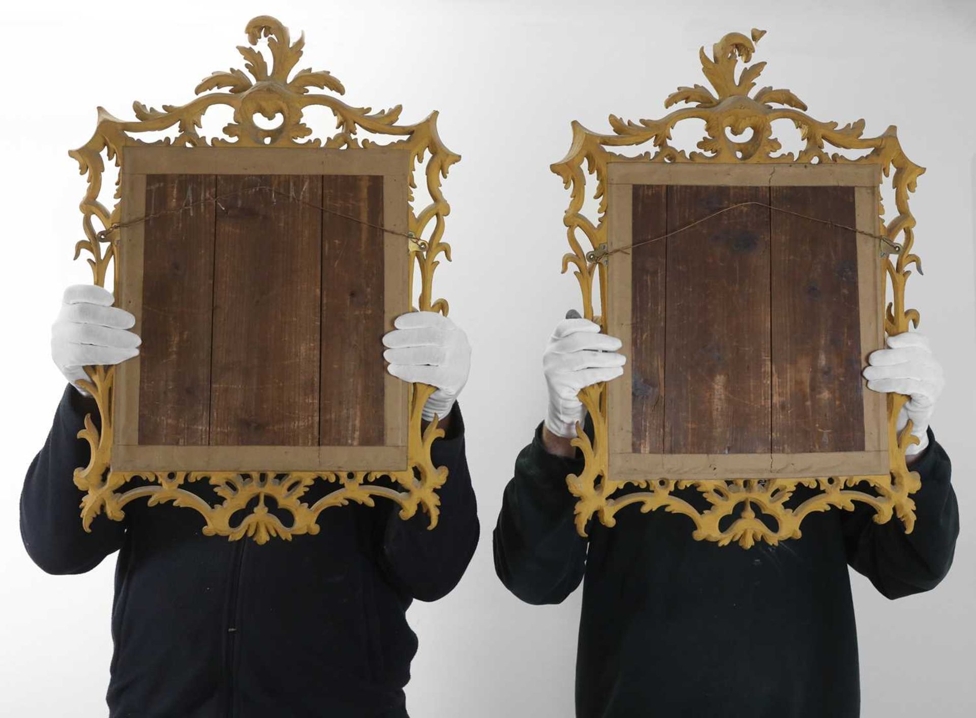 A pair of export reverse-glass mirrors, - Image 5 of 35