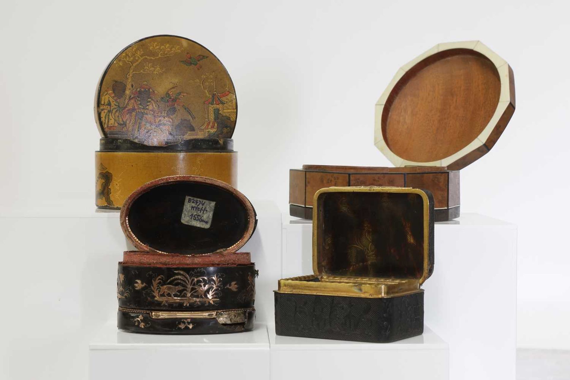 A tortoiseshell and 9ct gold inlaid box, - Image 7 of 33