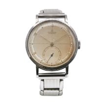 A gentlemen's stainless steel Omega Chronomètre mechanical bracelet watch,