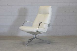 An 'FK 86' lounge chair,