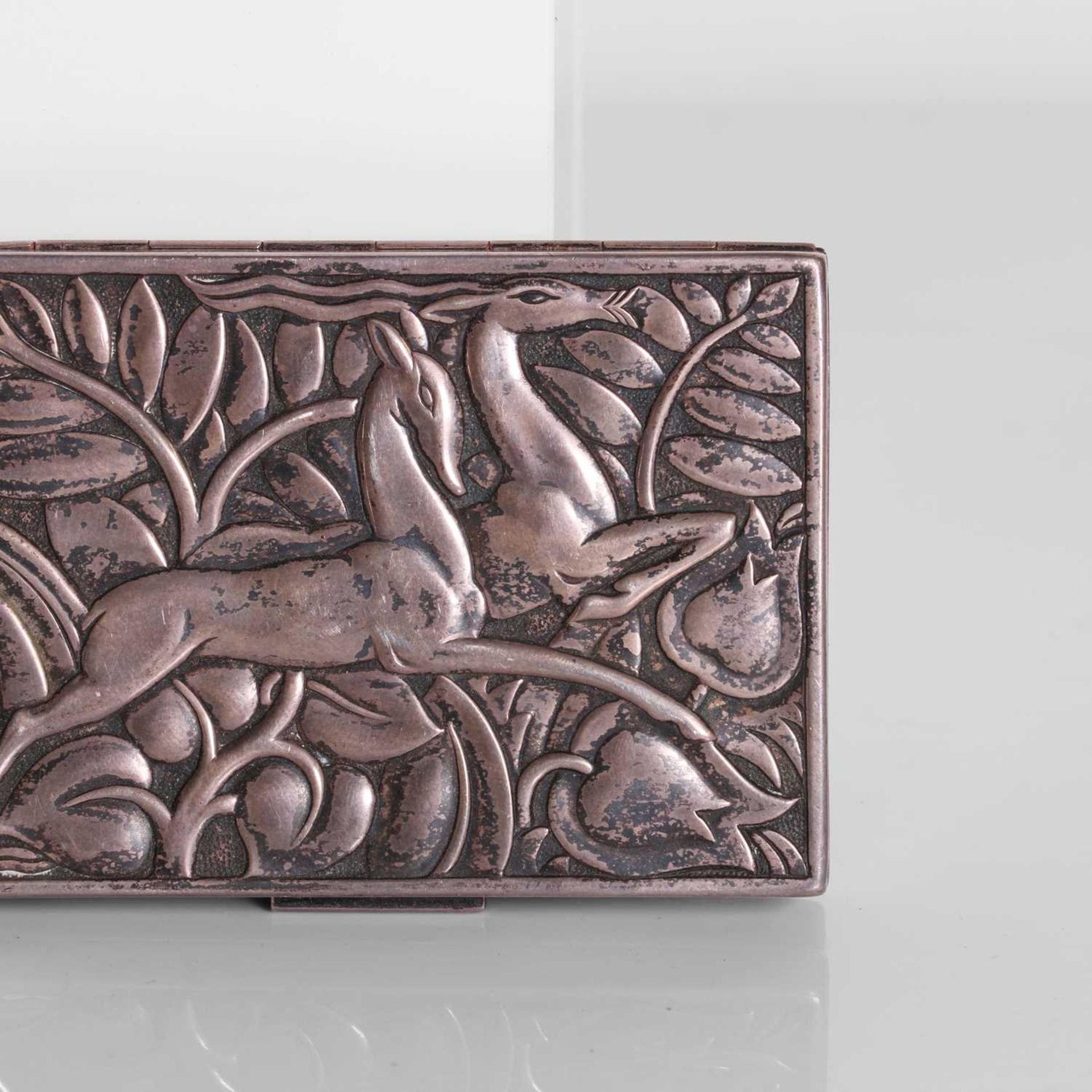 An Art Deco silver compact, - Image 3 of 6