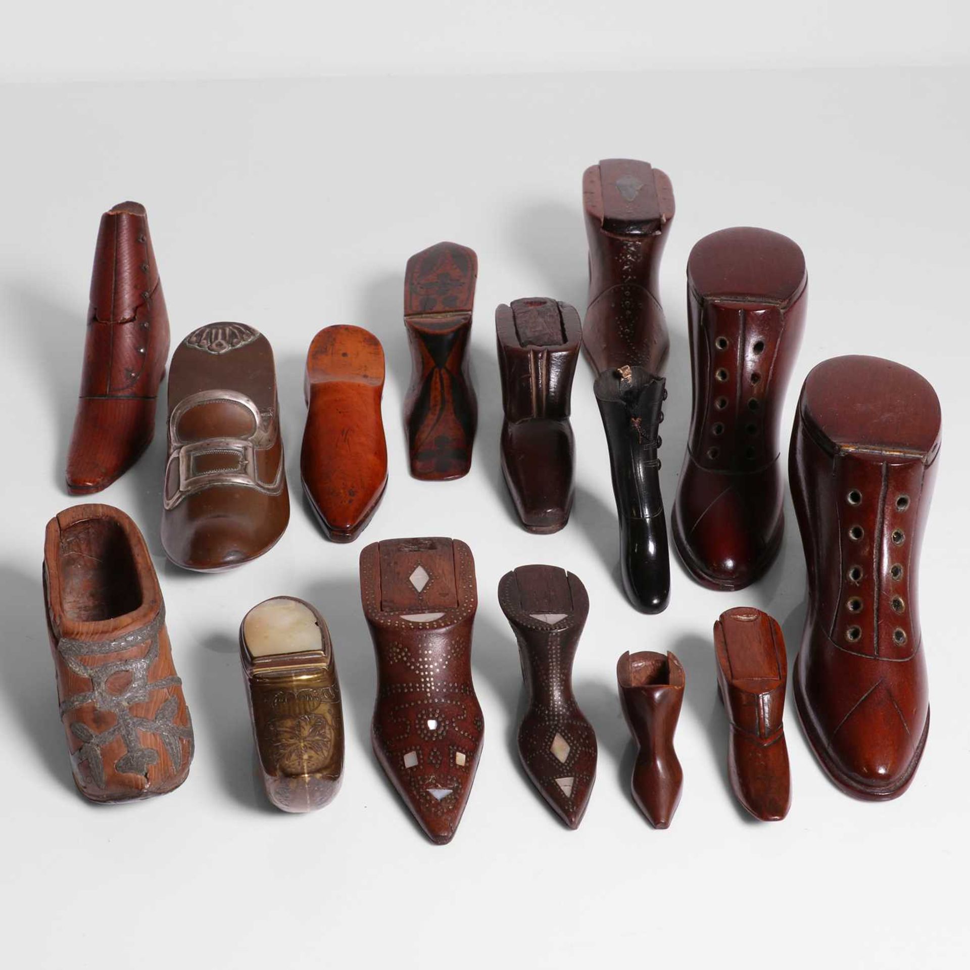 A group of snuff shoes, - Image 4 of 6