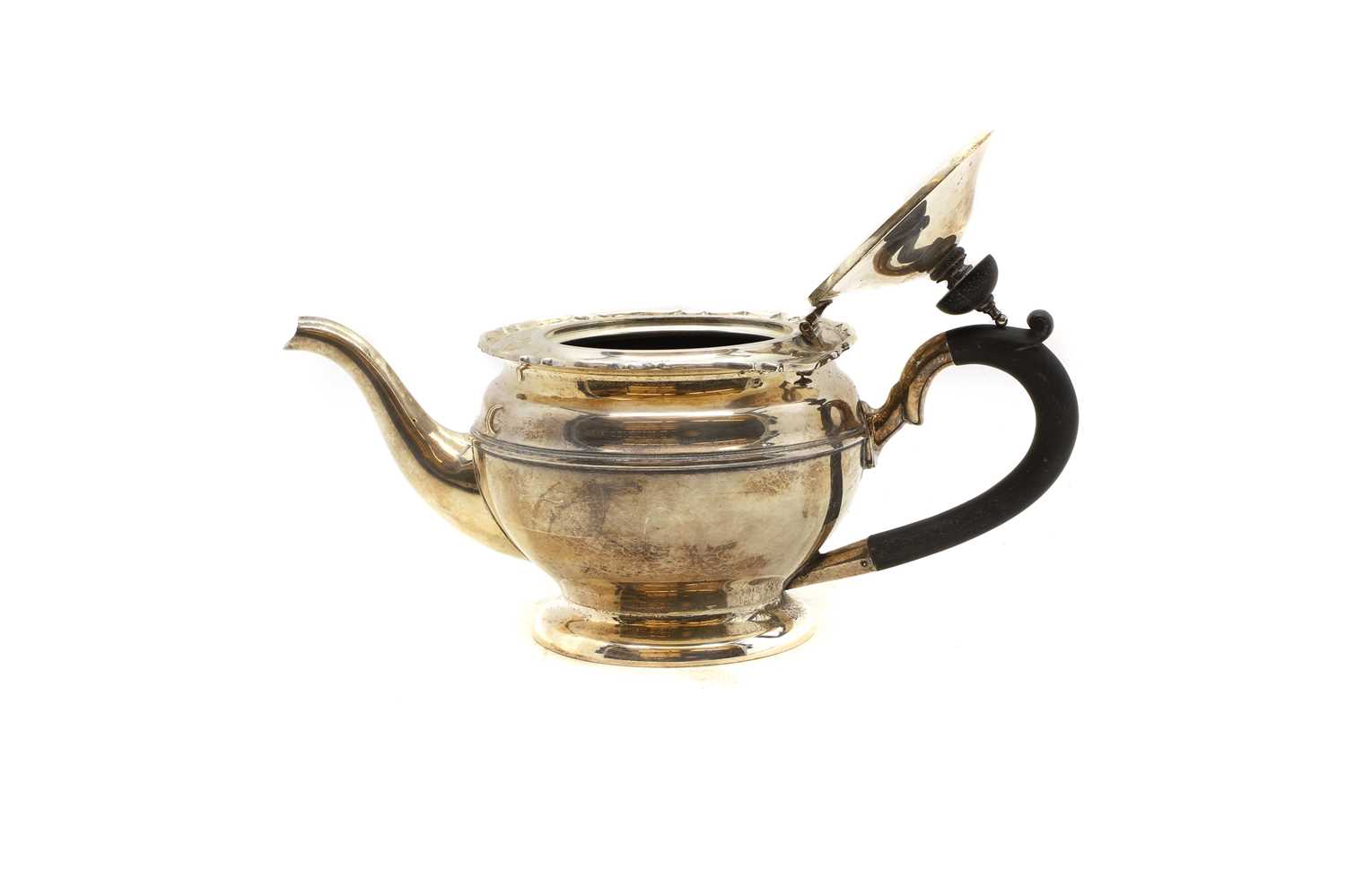 A silver teapot - Image 3 of 6