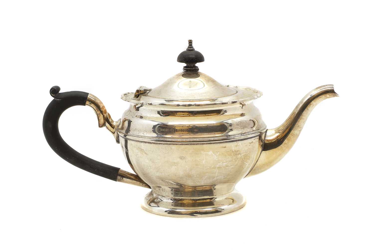 A silver teapot - Image 6 of 6