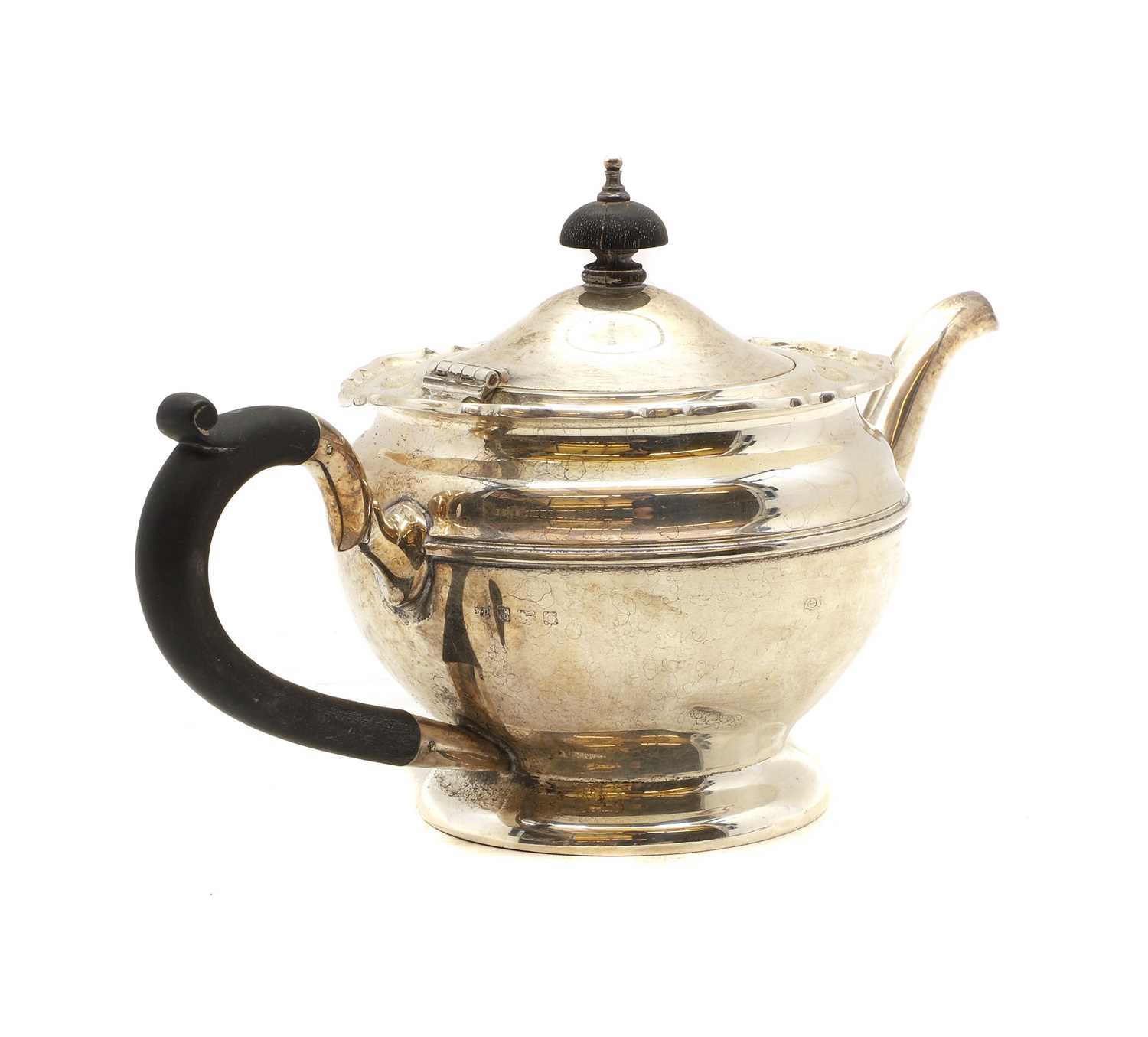 A silver teapot - Image 2 of 6