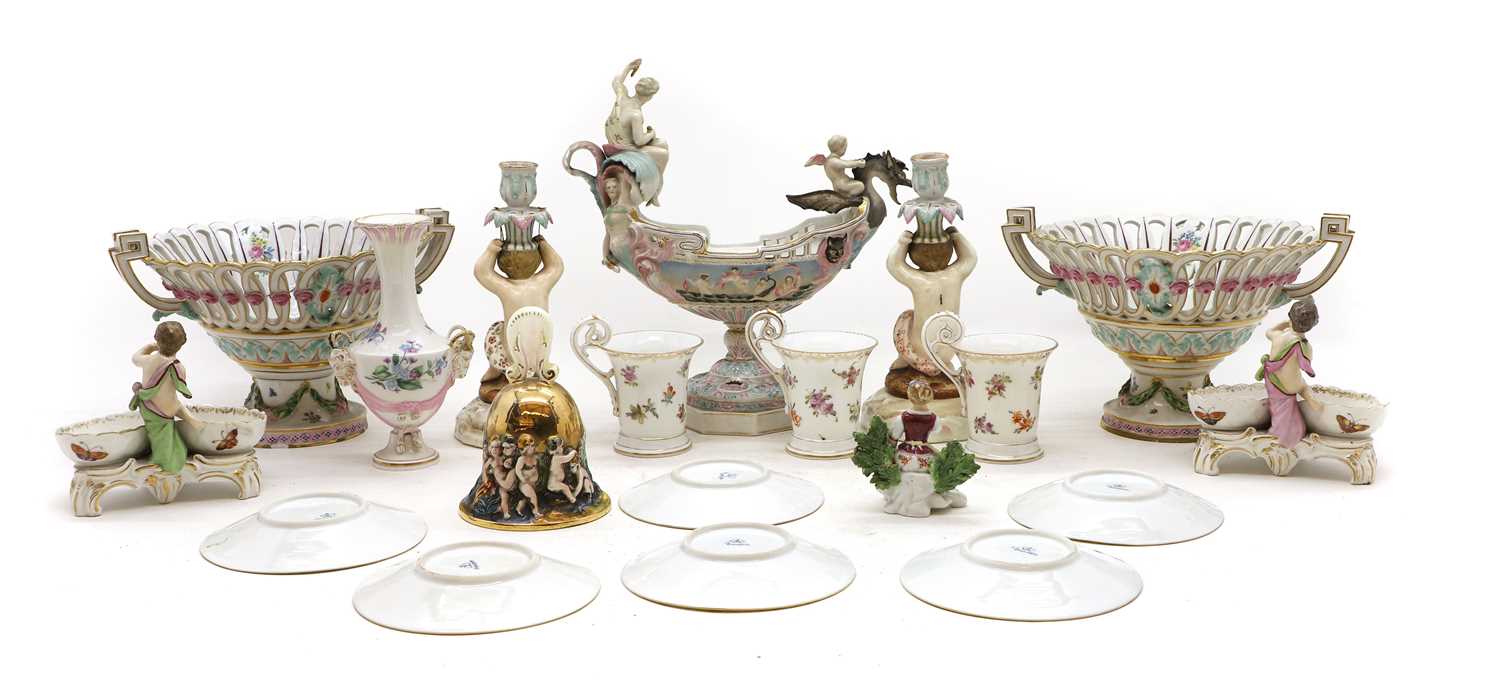 A collection of Continental porcelain - Image 2 of 4