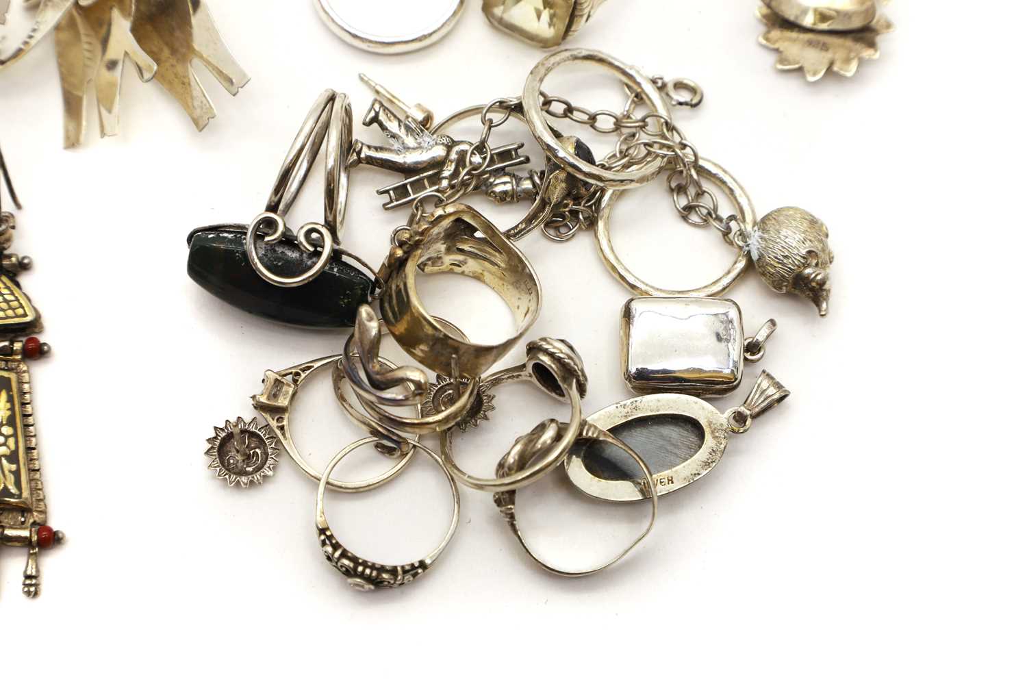 A collection of silver jewellery - Image 4 of 4