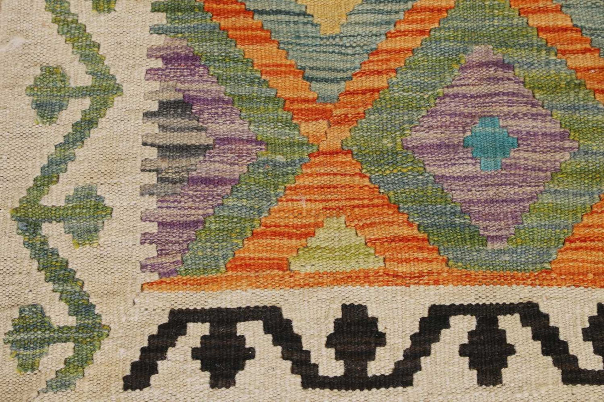 A kilim flat-weave rug, - Image 5 of 7