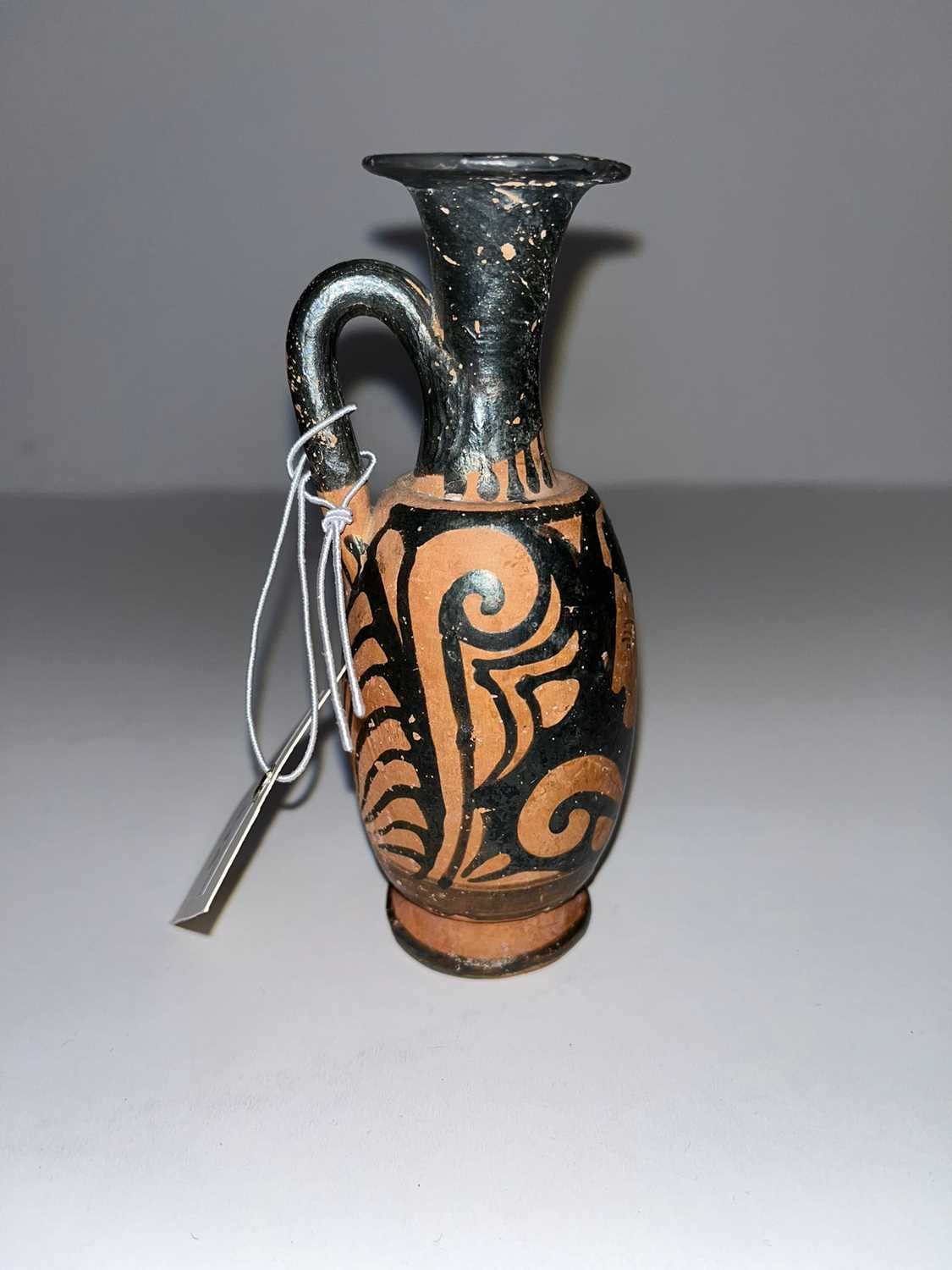 An Apulian squat red figure pottery lekythos, - Image 5 of 22