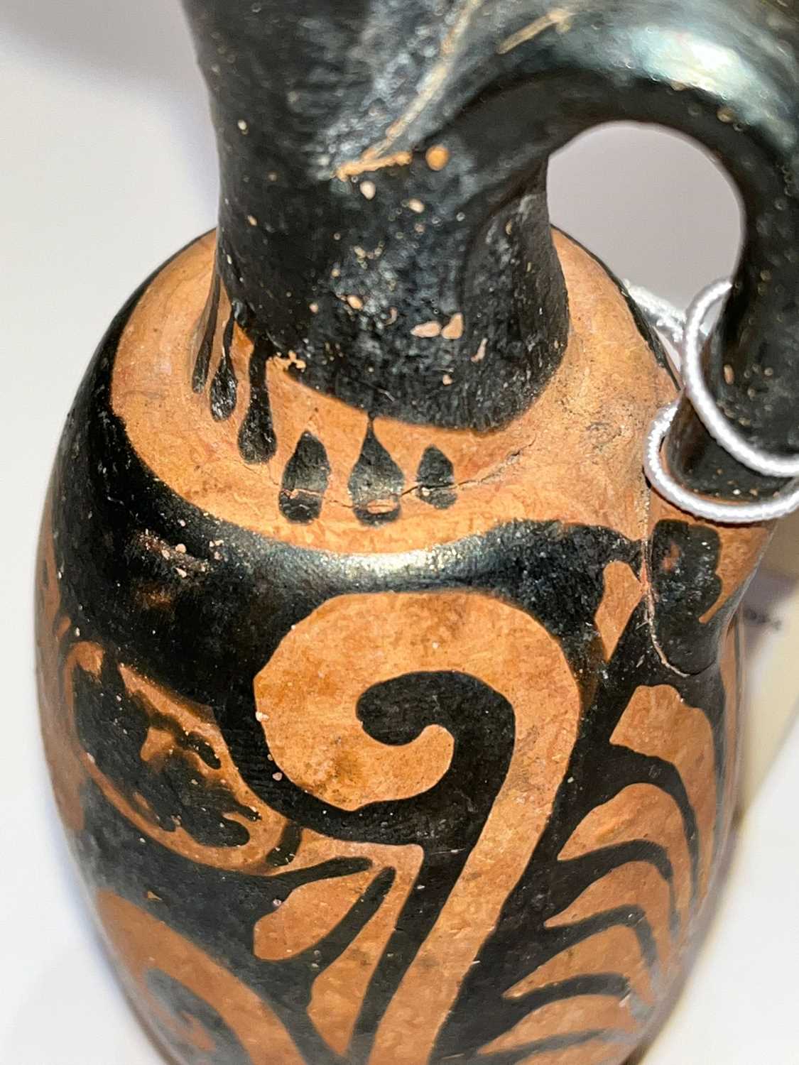 An Apulian squat red figure pottery lekythos, - Image 8 of 22
