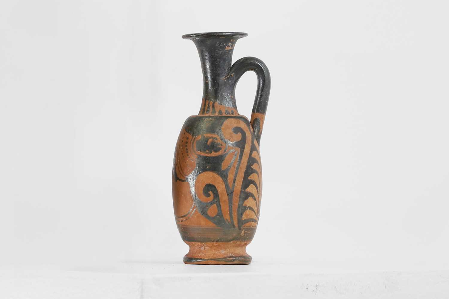 An Apulian squat red figure pottery lekythos,
